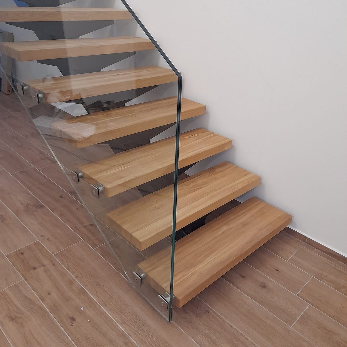 Dubové schodnice na zakázku o tloušťce 6cm